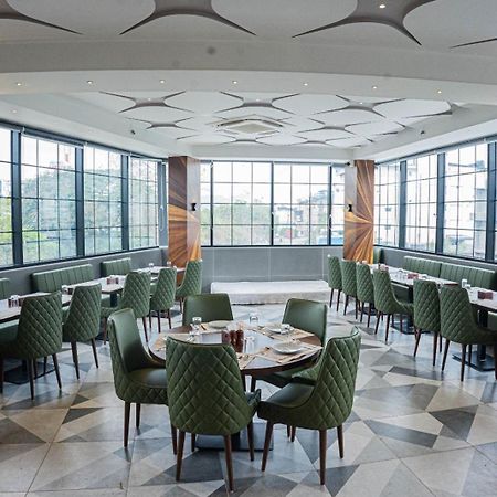 Hotel Seven Oaks Navi Mumbai Eksteriør billede
