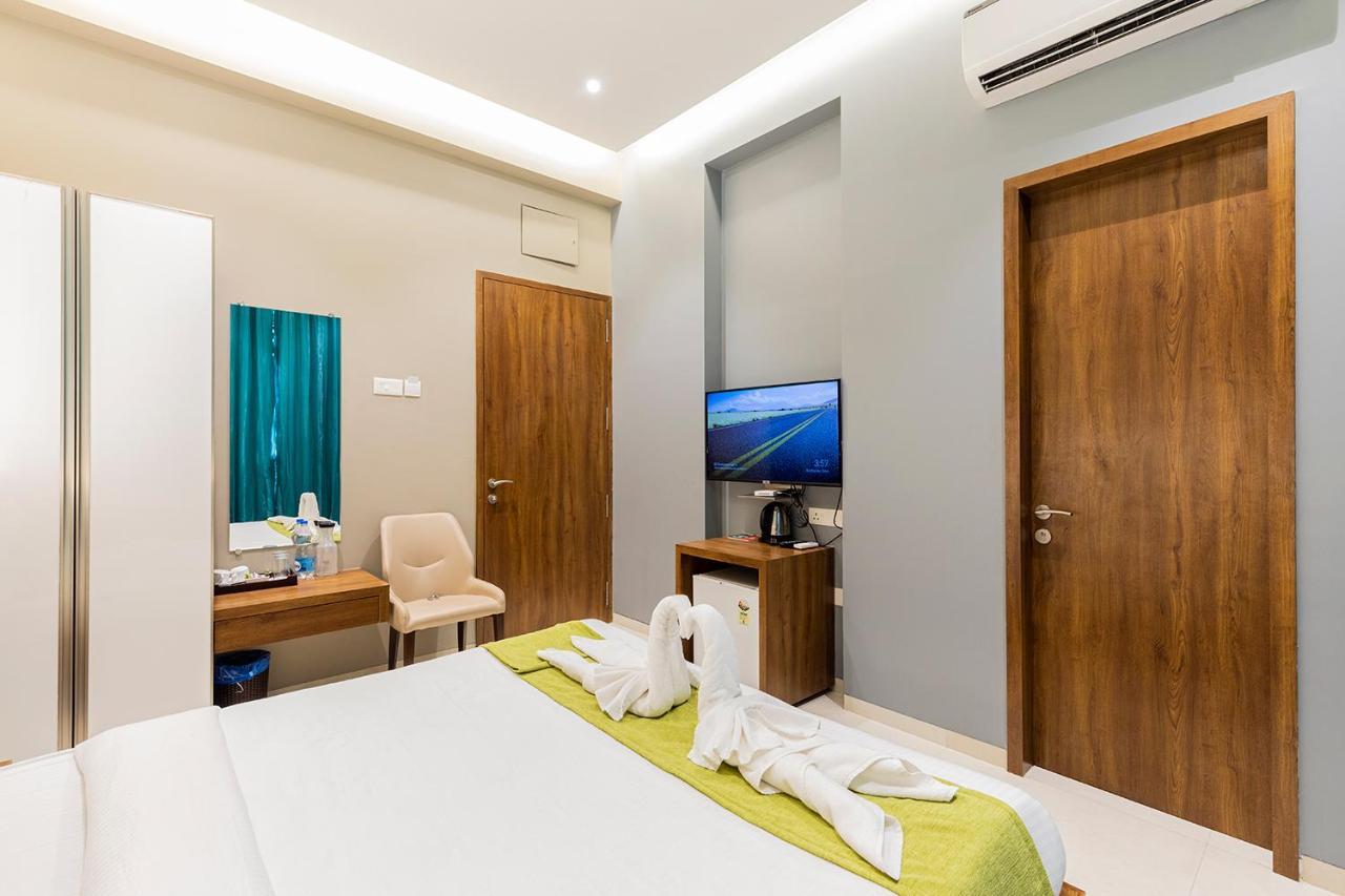 Hotel Seven Oaks Navi Mumbai Eksteriør billede