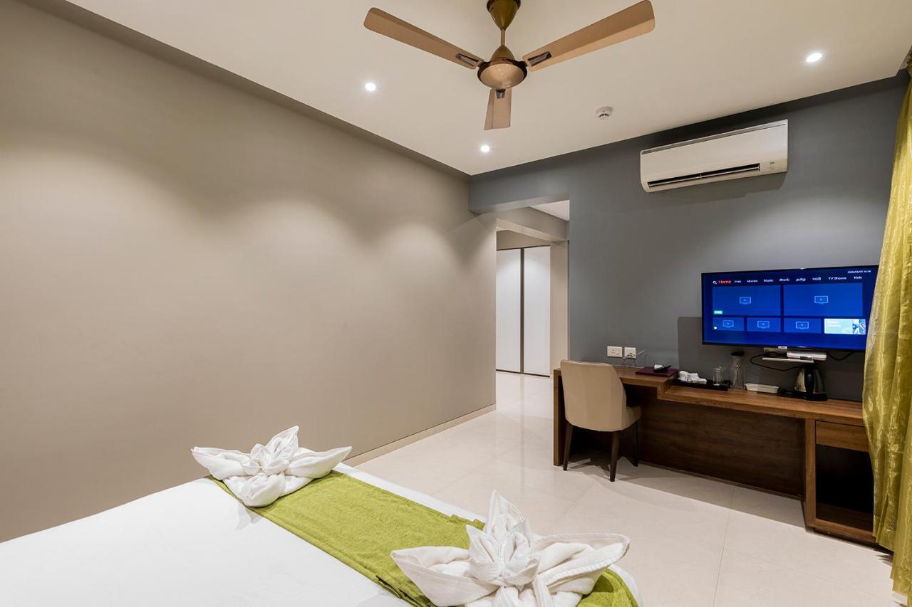 Hotel Seven Oaks Navi Mumbai Eksteriør billede