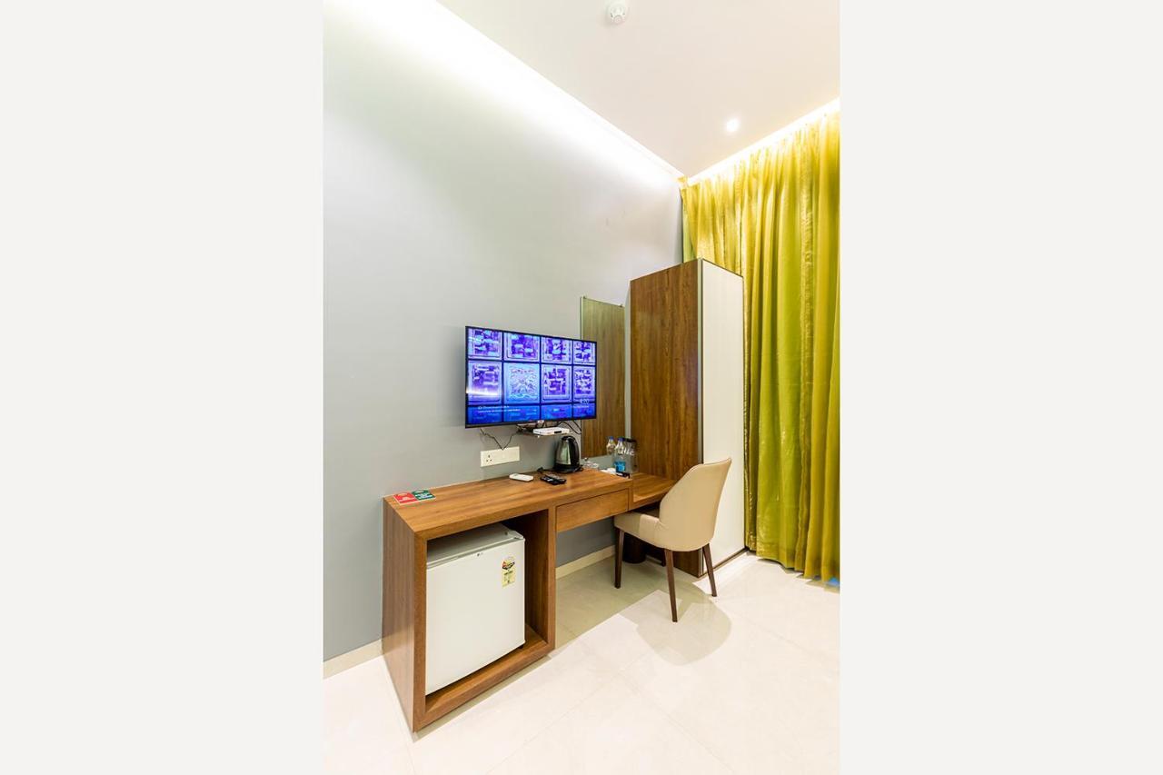 Hotel Seven Oaks Navi Mumbai Eksteriør billede